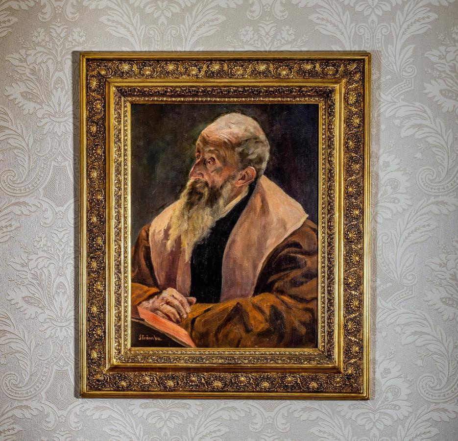 Noblesse Boutique Resort Sibiu Buitenkant foto Portrait of a Scholar