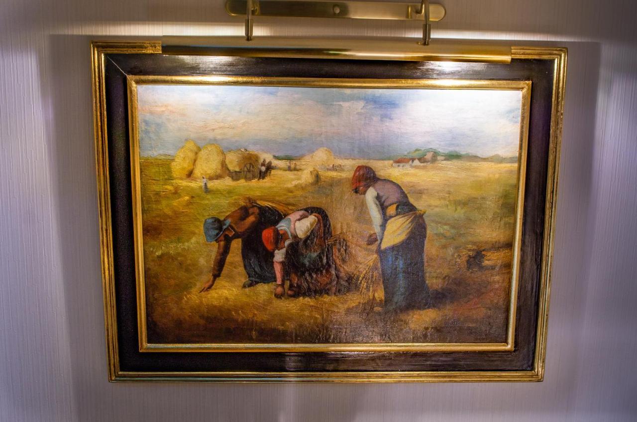 Noblesse Boutique Resort Sibiu Buitenkant foto The Gleaners, by Jean-François Millet