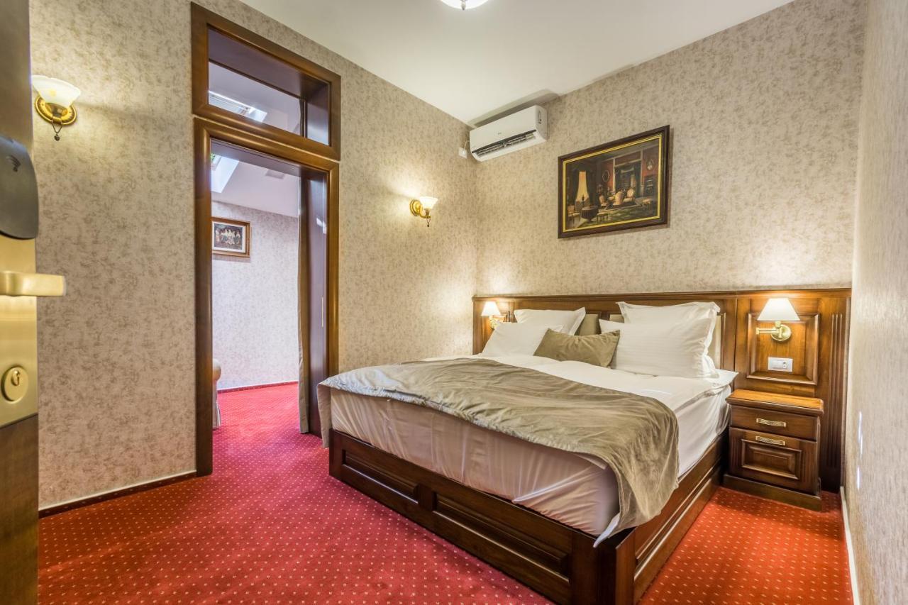 Noblesse Boutique Resort Sibiu Buitenkant foto A room at the hotel