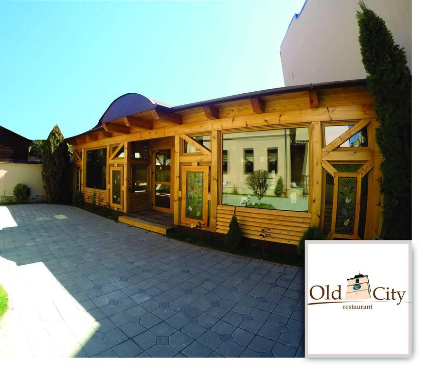 Noblesse Boutique Resort Sibiu Buitenkant foto Old City Restaurant