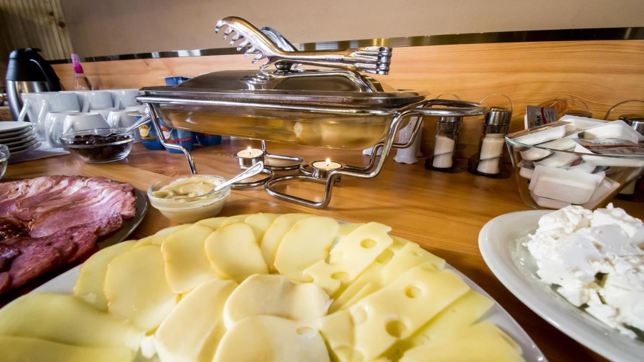 Noblesse Boutique Resort Sibiu Buitenkant foto A chafing dish
